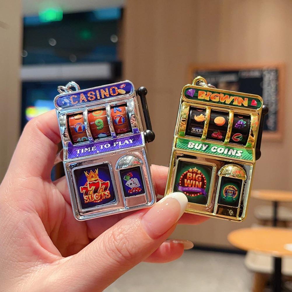 ميدالية مفاتيح عصرية على شكل م - مراجعة Fruit Slot Machine وسعره